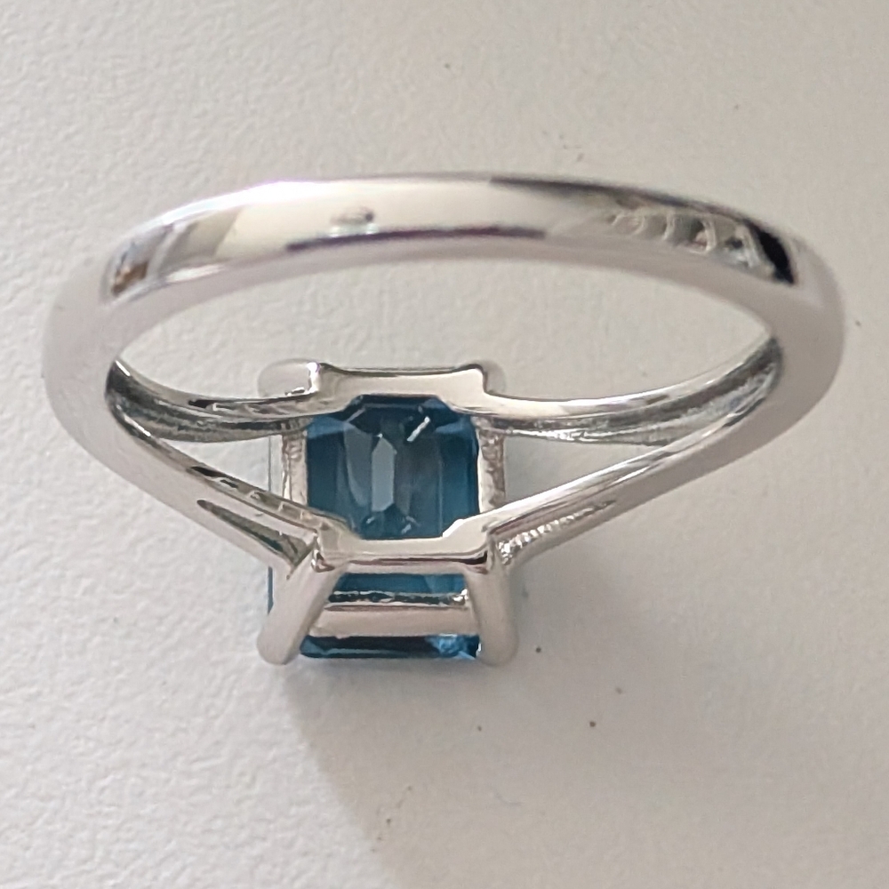 Macy's London Blue Topaz & 925 Silver Ring - Picture 2 of 9